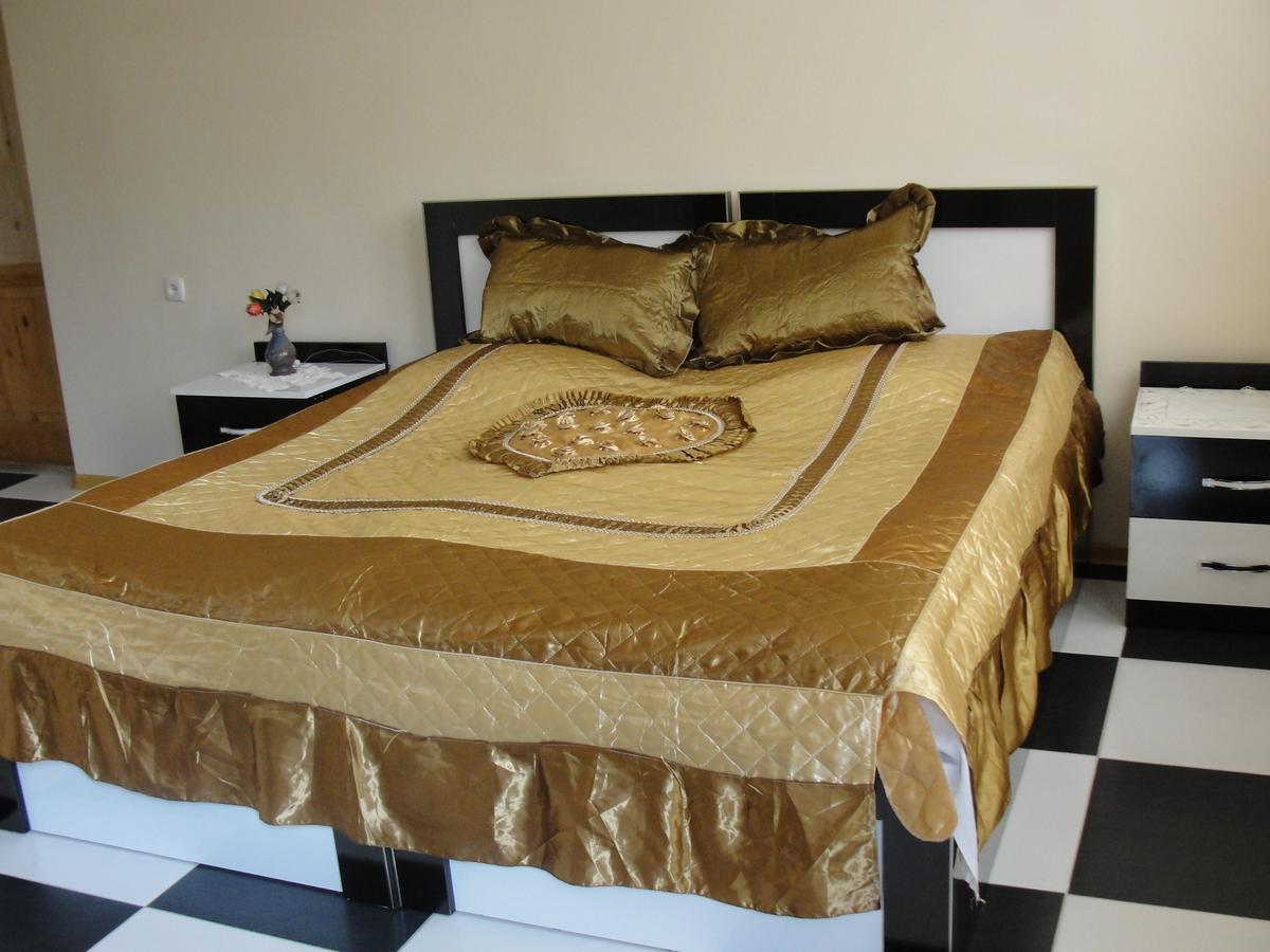 Guest House 26 Mestia Buitenkant foto