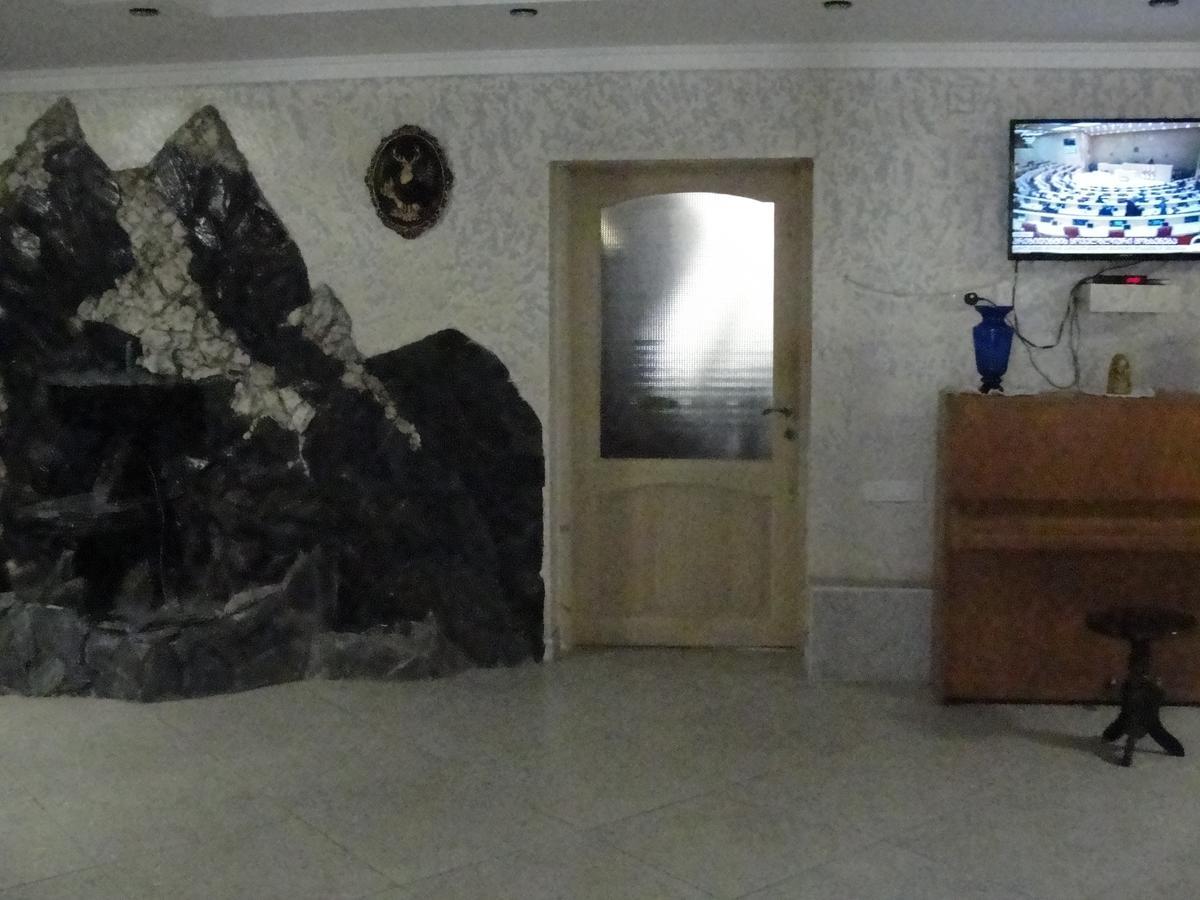 Guest House 26 Mestia Buitenkant foto