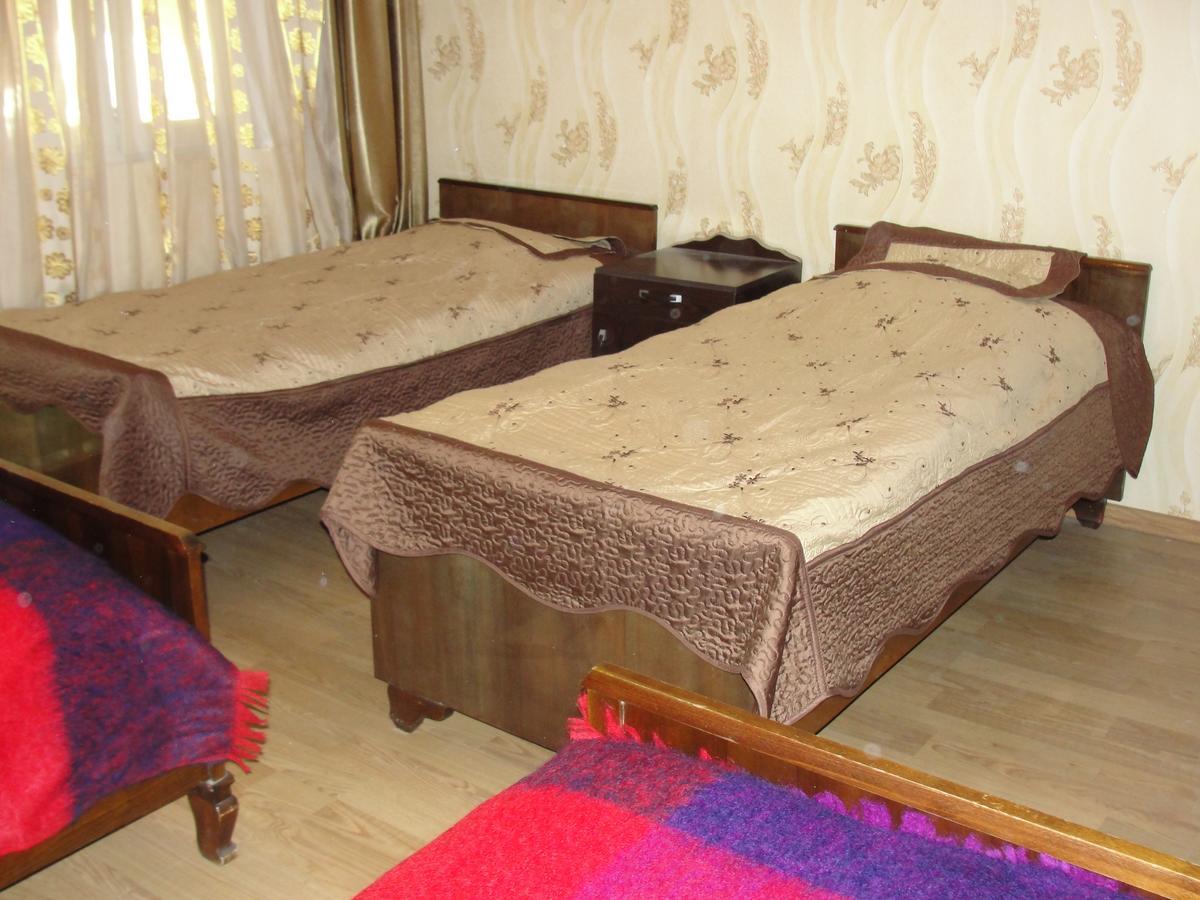 Guest House 26 Mestia Buitenkant foto