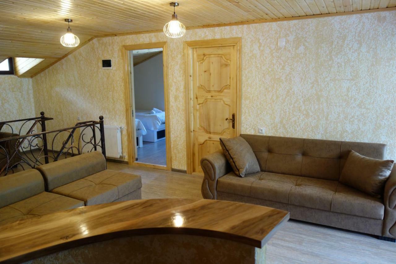 Guest House 26 Mestia Buitenkant foto