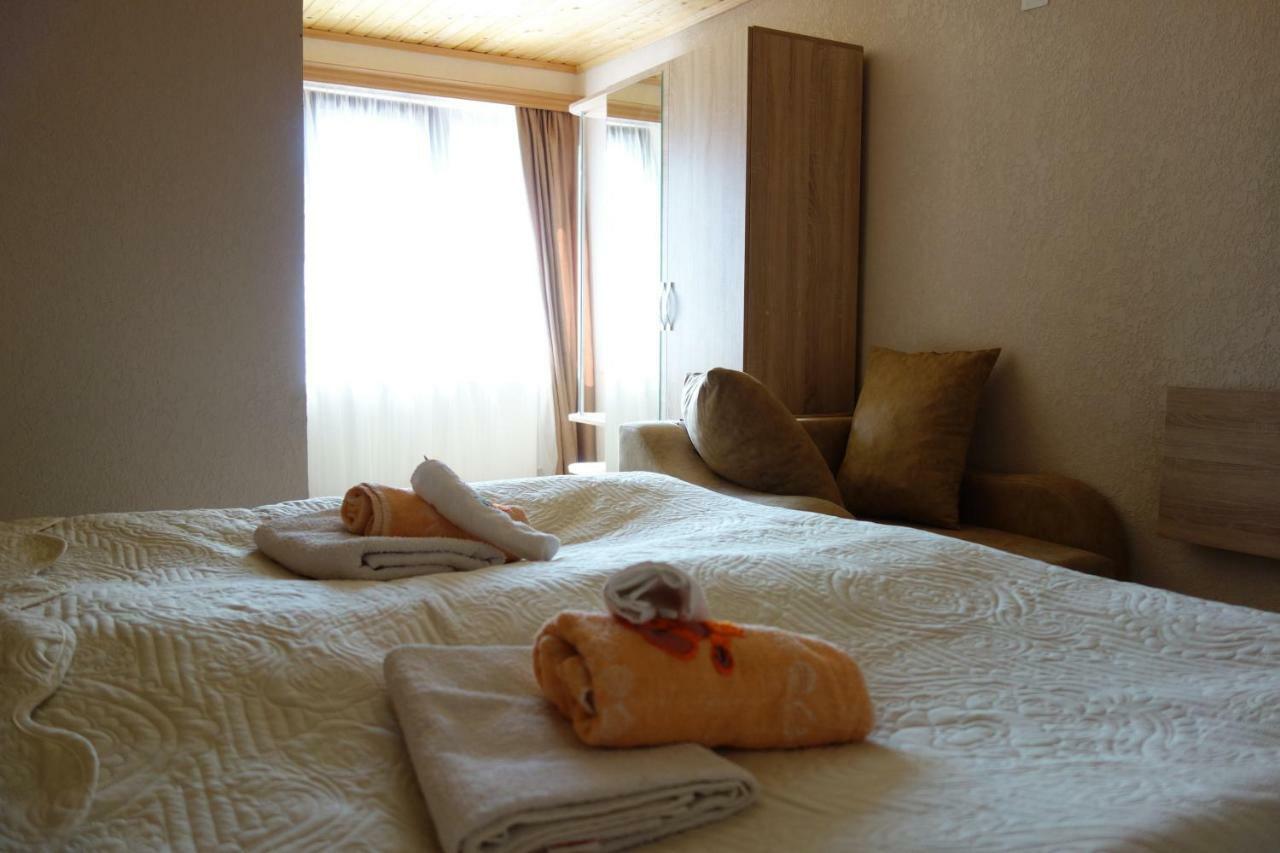 Guest House 26 Mestia Buitenkant foto