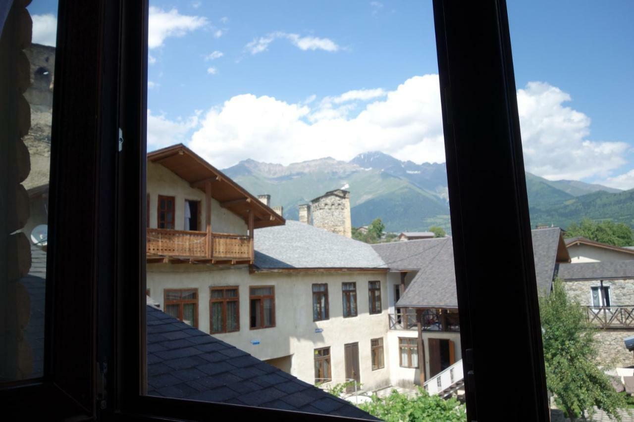 Guest House 26 Mestia Buitenkant foto