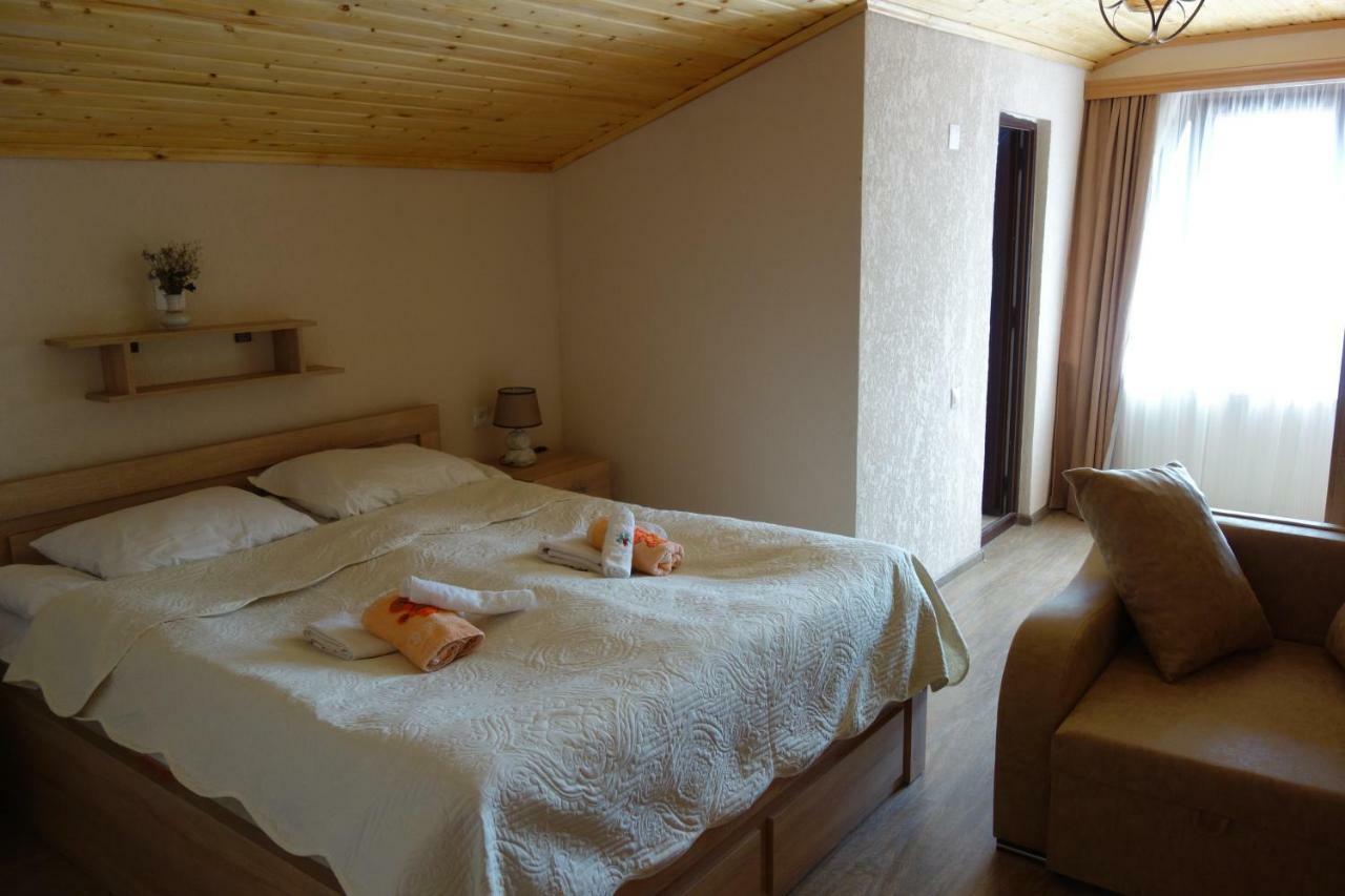 Guest House 26 Mestia Buitenkant foto